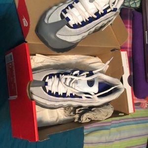 I am selling NIKE AIR MAX’95 (GS)